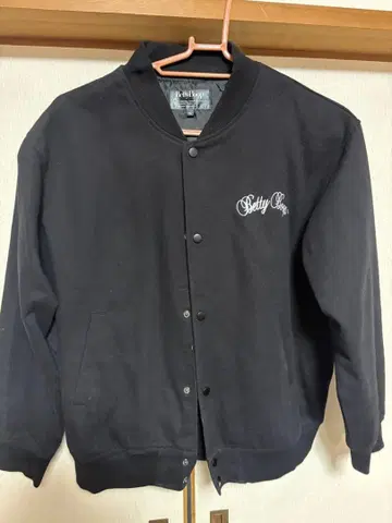 Betty Boop 자수 바시티 자켓