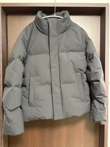 [ 미사용 새상품 ] 이번 시즌 블랙 M 심리스 다운 자켓