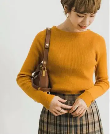 새상품 어반 리서치 UR TECH 크루넥 리브 니트