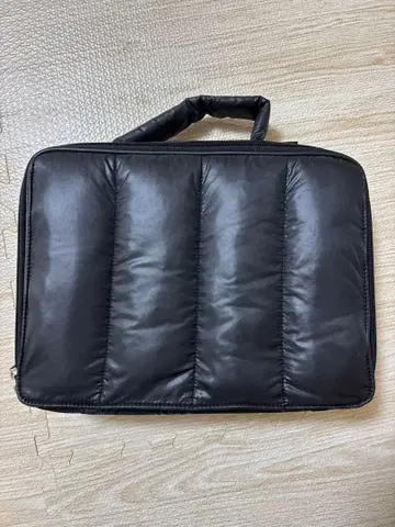 calin 카란 퀼팅 마더스 파우치 백 블랙