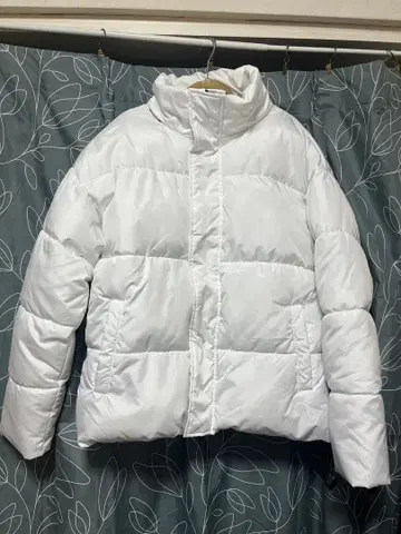 화이트 다운 자켓 숏 기장