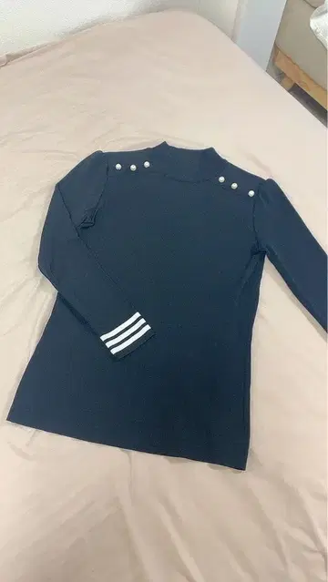 BORDERS at BALCONY 보더스 앳 발코니 펄 니트