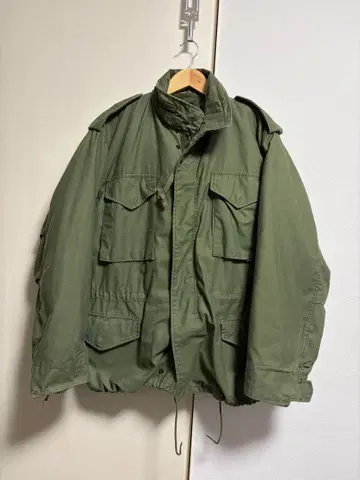 알파 인더스트리의 M-65 필드 자켓 라이너 세트