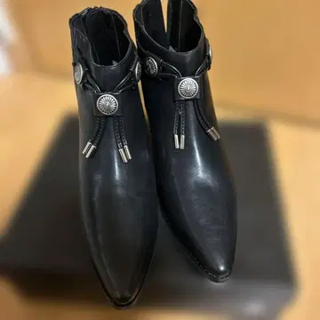 블랙 스틸레토 부츠