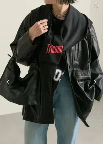 ear PAPILLONNER 트리코멜 후디 머플러 블랙