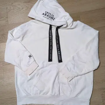 THIS IS ARASHI 후드 부착 후드티