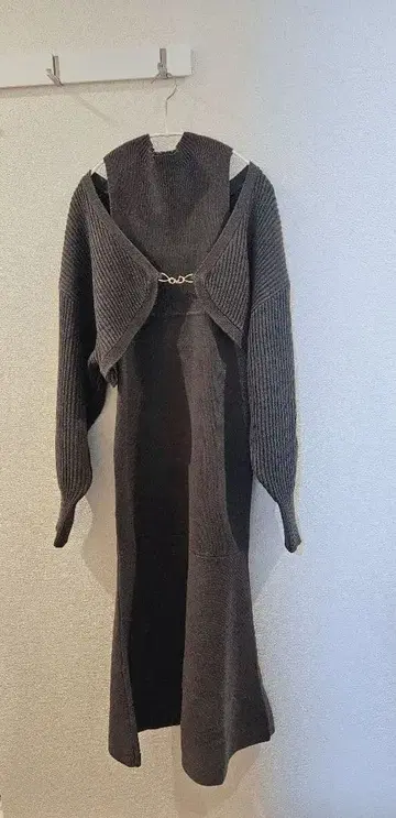 [ 새상품급 ] 체인 달린 가디건 세트 니트 원피스 머큐리 듀오