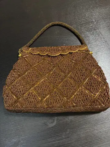 비즈 장식 브라운 클러치백