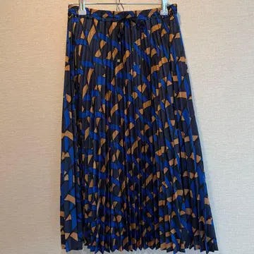 자유구 플리츠 스커트