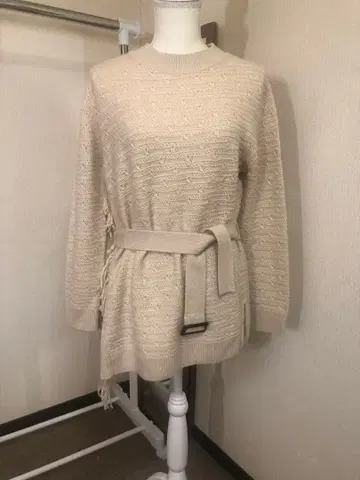 모라비토 블랑 니트 벨트 포함