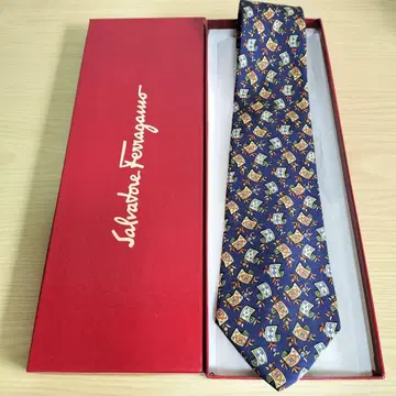살바토레 페라가모 넥타이