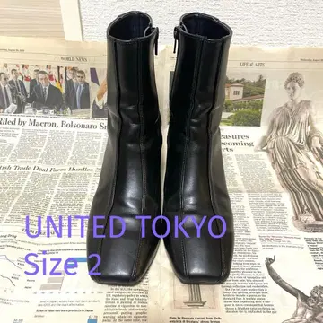 UNITED TOKYO 블랙 가죽 스퀘어토 부츠 사이즈 2