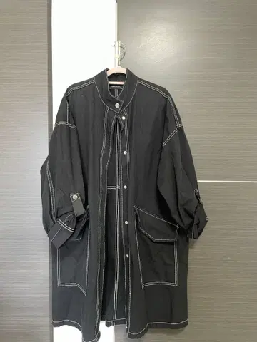 ZARA 스티치 디자인 자켓 블랙