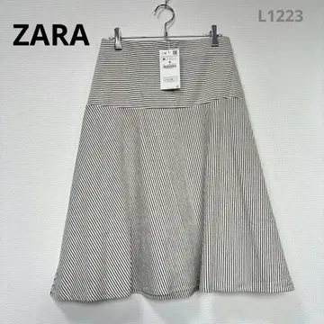 자라 플레어 스커트 M 화이트 블랙 보더 스트라이프 패턴 택 포함 새상품