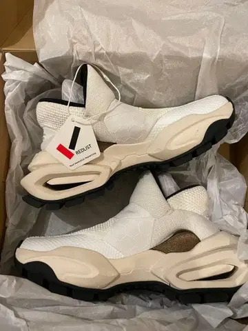 화이트 하이컷 스니커즈