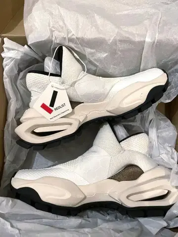 화이트 하이컷 스니커즈