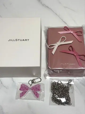 질스튜어트 2025 홀리데이 리본 파우치 & 참