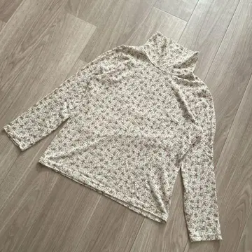 골든 베어 하이넥 긴팔 캐주얼 M 미니 꽃무늬 귀여운 페미닌