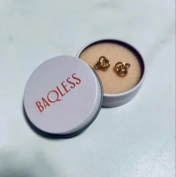 BAQLESS 골드 매듭 디자인 귀걸이