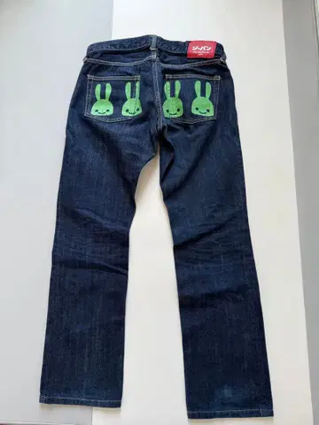 토끼 자수 다크 블루 데님 팬츠