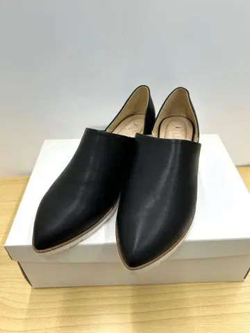 미사용 새상품 D.IANA 펌프스 블랙