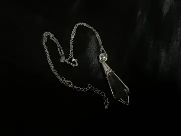 gibous 크리스탈 목걸이