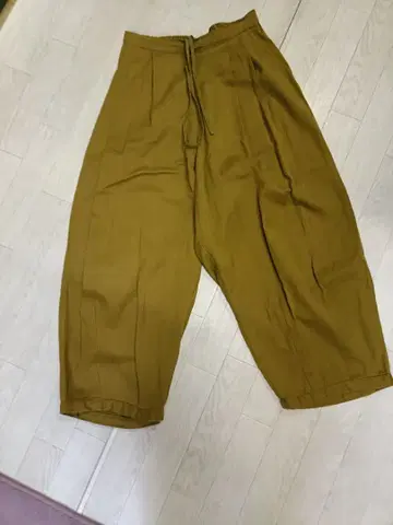 머스타드색 와이드 코쿤 팬츠 M