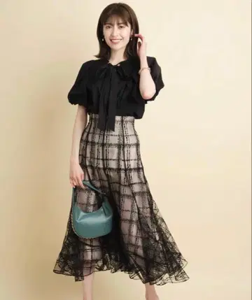 아푸이저 리쉬 시어 체크 에스카르고 스커트 22336860