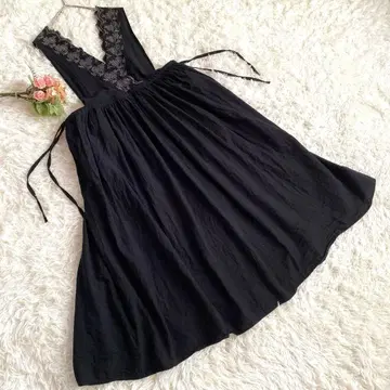 사만사 모스모스 스캘럽 자수 에이프런 원피스 린넨 혼방 블랙 M