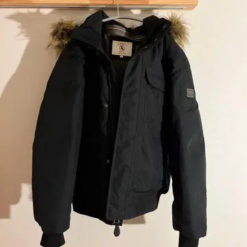 AIGLE 블랙 다운 자켓 S 사이즈