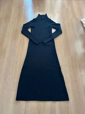 나노 유니버스 리브 블랙 터틀넥 원피스