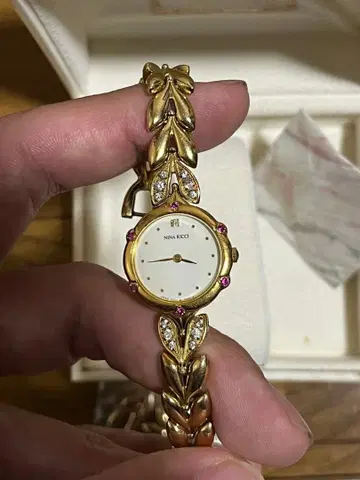 NINA RICCI 손목시계