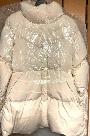 [ 미사용 새상품 ] 루이 부티크 충전솜 코트 11호 아이보리