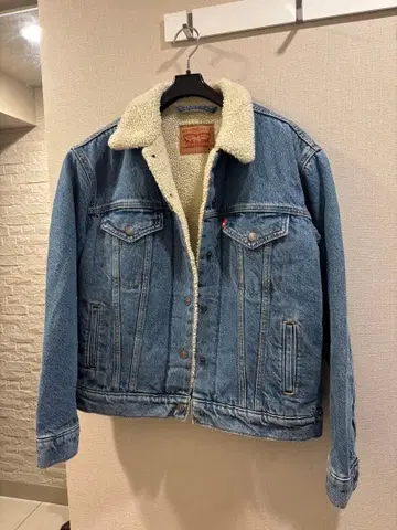 [ 새상품급 ] Levi's 데님 자켓 보아 카라 부착
