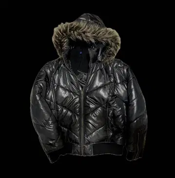 VonDutch 퍼 달린 블랙 다운 자켓