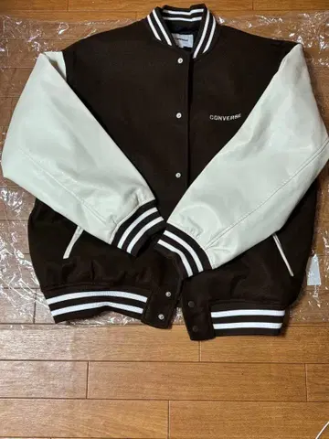 남성용 CONVERSE 바시티 자켓 L 사이즈 브라운/화이트