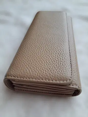 쉽게 꺼낼 수 있는 소가죽 장지갑 베이지 [ 새상품 미사용 ]