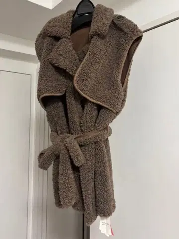 [택 포함 새상품] 브라운 복슬복슬 아우터 복슬복슬 베스트