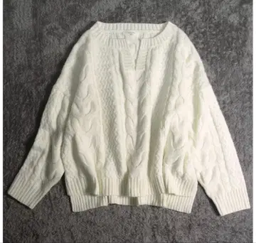 사만사 모스모스 블루 케이블 니트 화이트