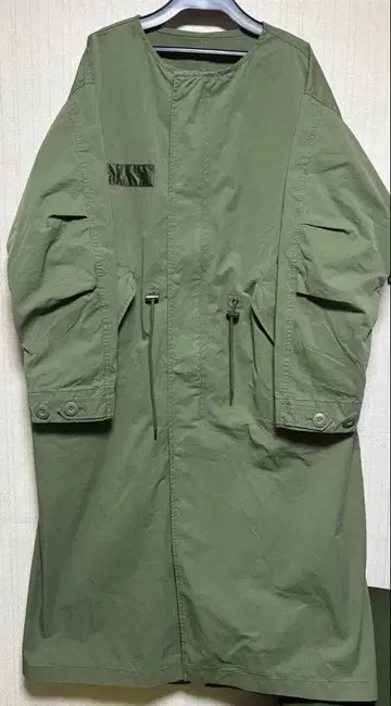 저널 스탠다드 리룸 / 밀리터리 코트