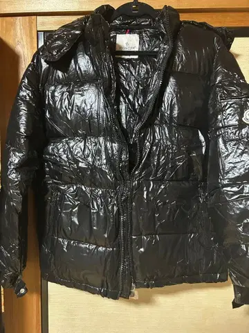 고급 광택 블랙 다운 자켓