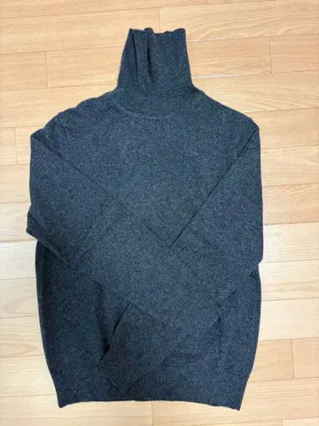 UNIQLO 캐시미어 터틀넥 스웨터