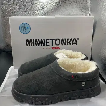 MINNETONKA 미네통카 NEVA 보아 슬립온 23cm 차콜
