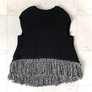 새상품급 드로어 니트 베스트 프린지 블랙