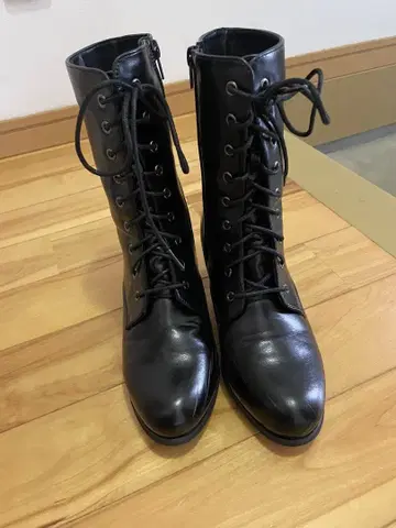 블랙 레이스업 부츠 힐 하카마
