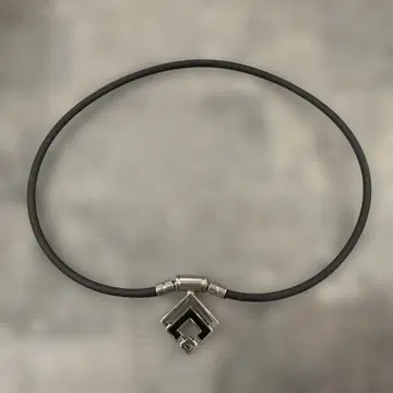 코란토테 목걸이