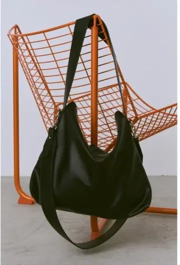 [ 새상품급 ] un/neu 숄더백