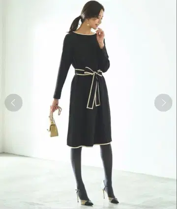 RUIRUE BOUTIQUE 벨트 포함 바이컬러 파이핑 원피스