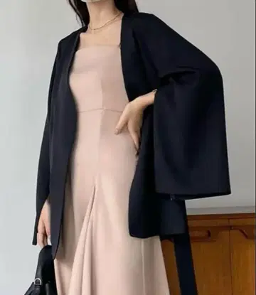 [ 미사용 새상품 ] louere 2way 슬릿 슬리브 노카라 자켓