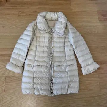 새상품급 TO BE CHIC 2WAY 프릴 달린 다운 코트 베이지 42